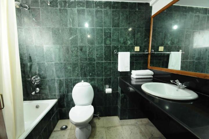 Hotel Clarion Катманду Екстериор снимка